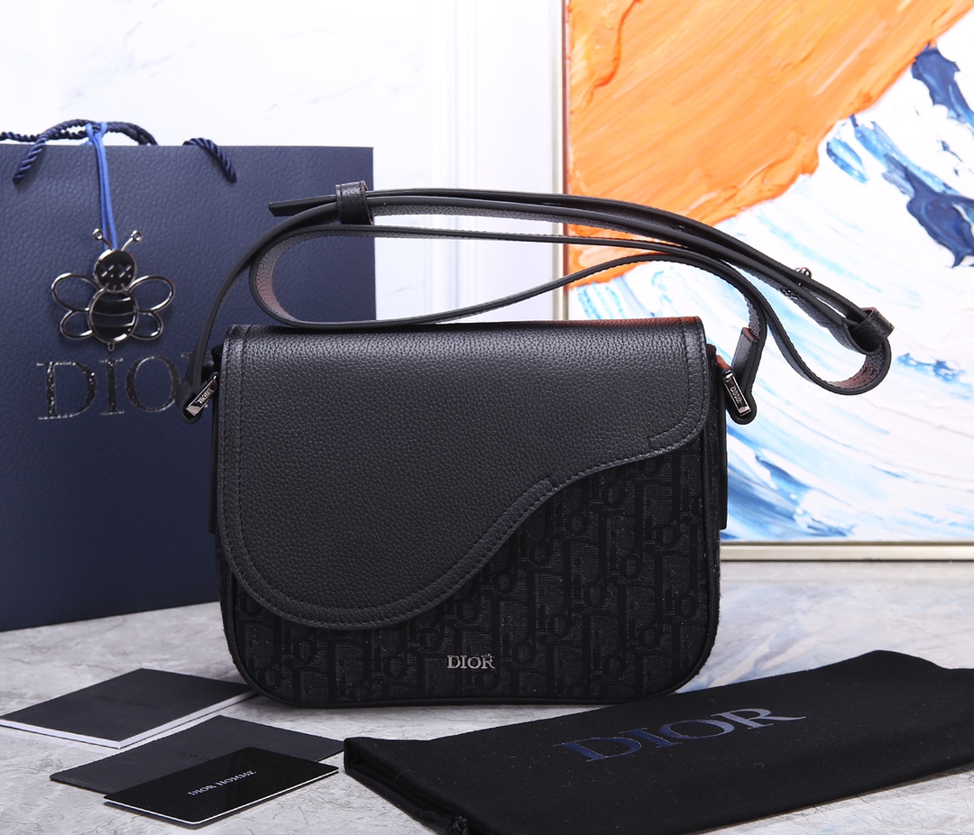 Dior Saddle Messenger Bag - Image 2