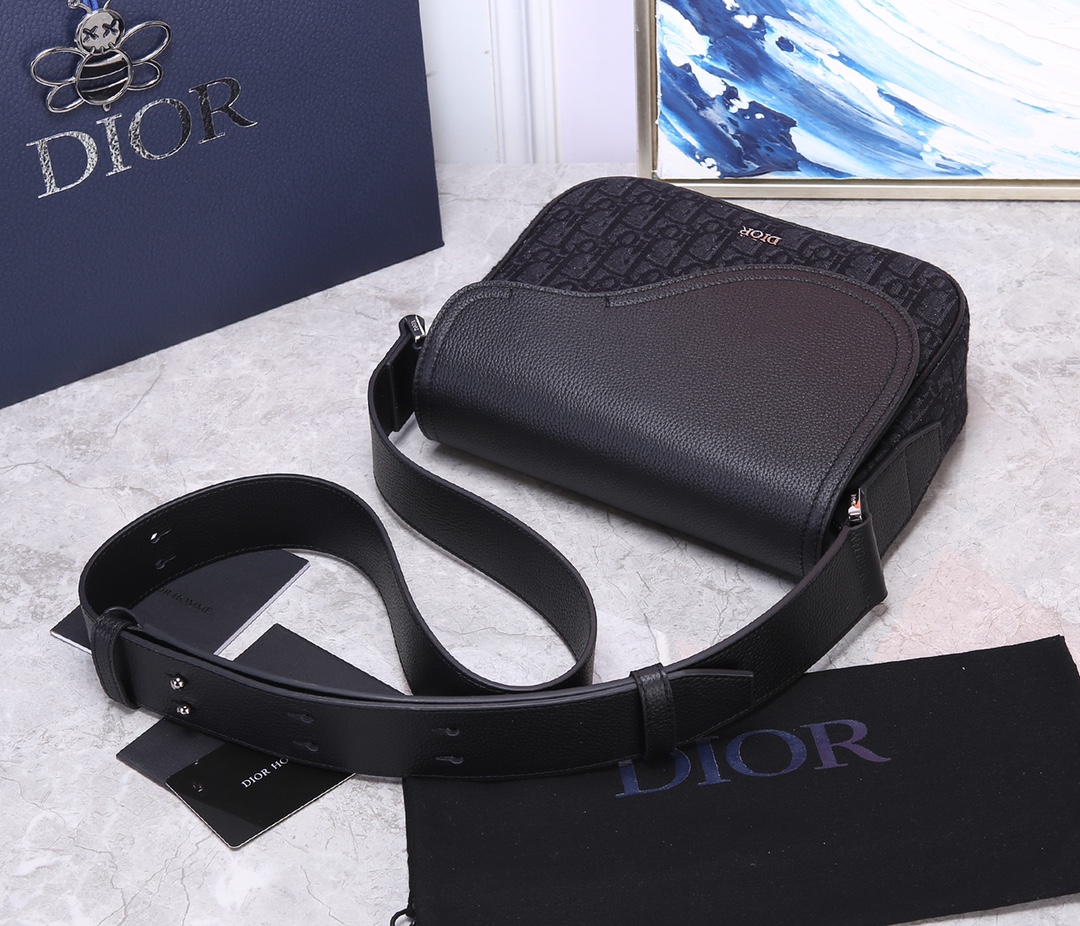 Dior Saddle Messenger Bag - Image 4