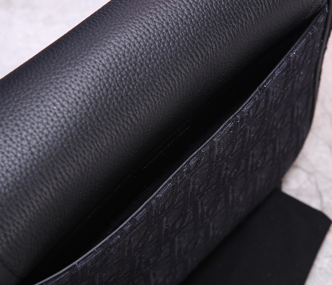 Dior Saddle Messenger Bag - Image 5