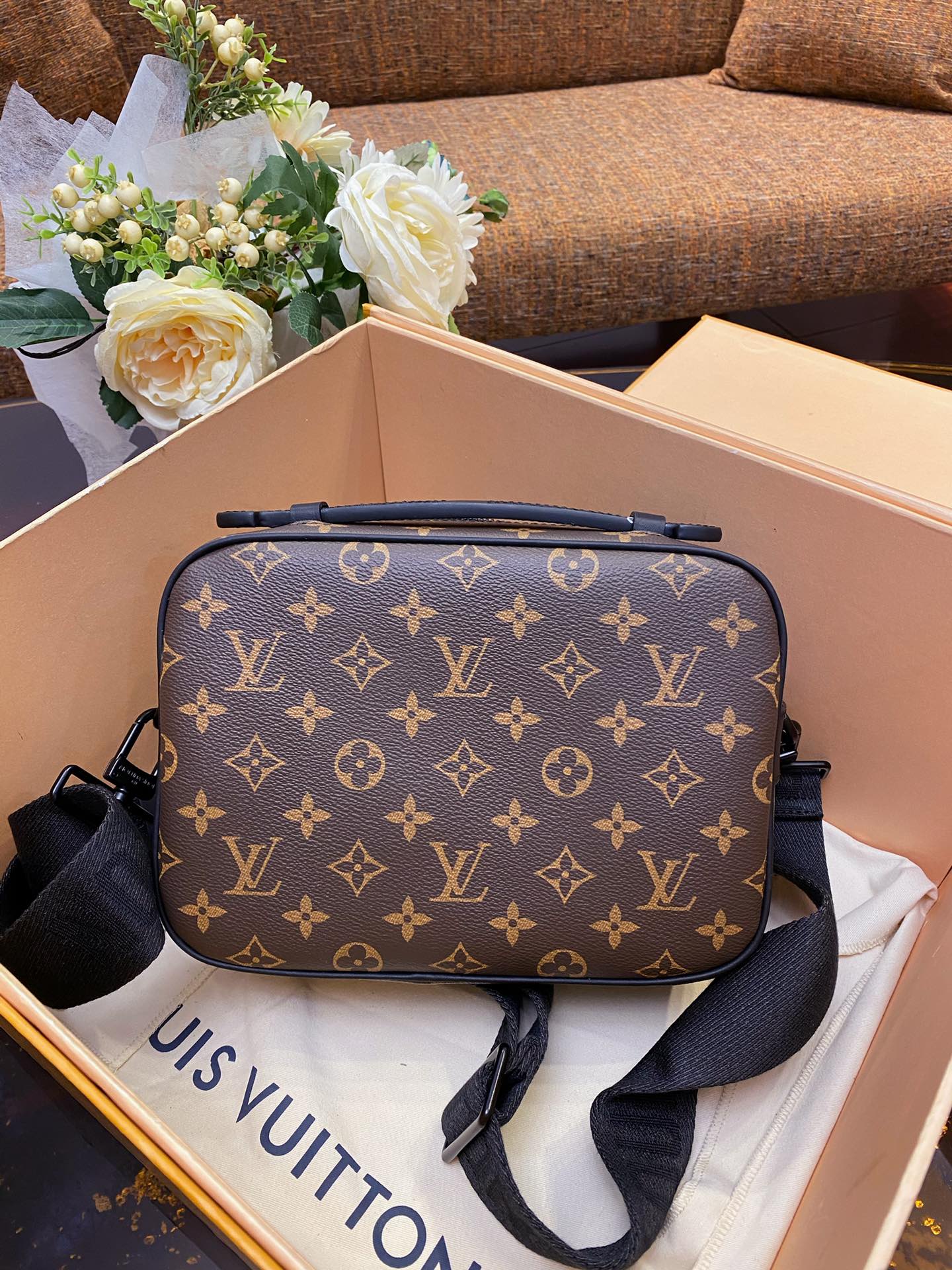 Louis Vuitton S LOCK MESSENGER Bag - Image 2