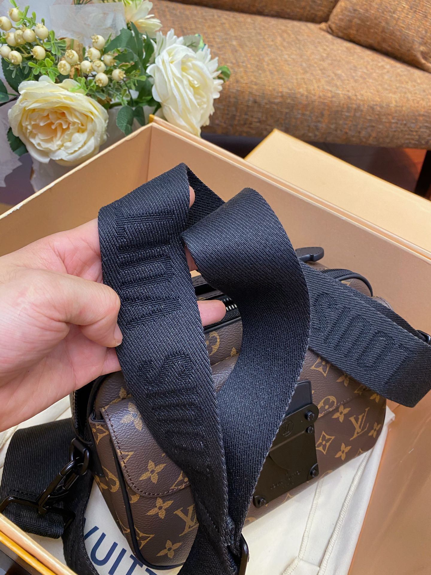 Louis Vuitton S LOCK MESSENGER Bag - Image 8