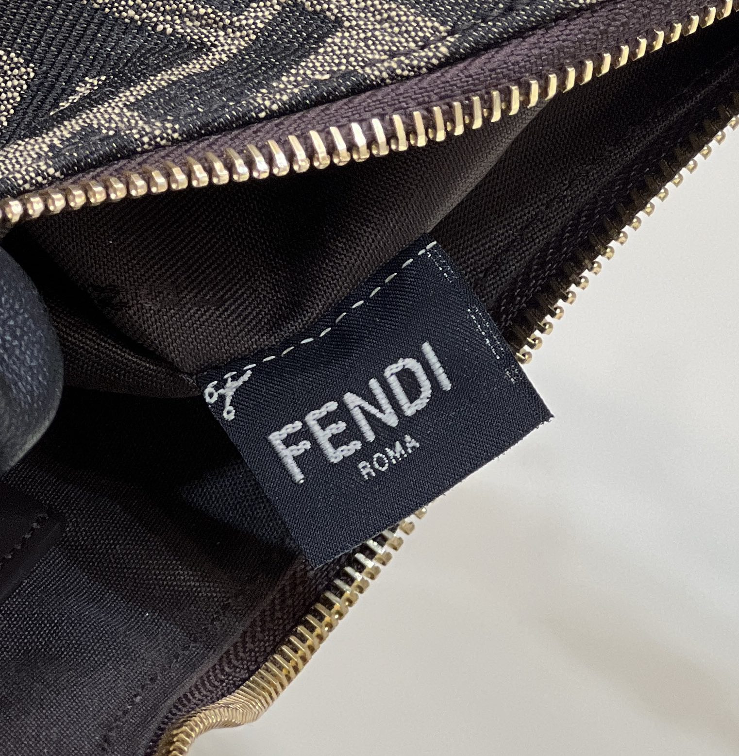 Fendi Fendigraphy Bag - Image 8