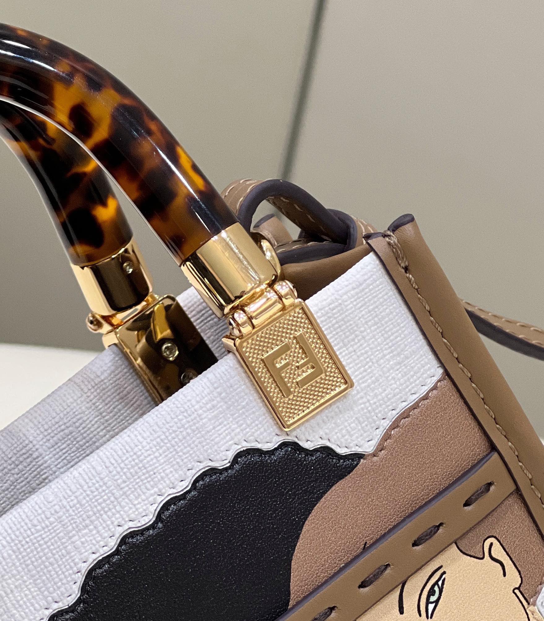 Fendi Sunshine Shopper 1 Bag - Image 4