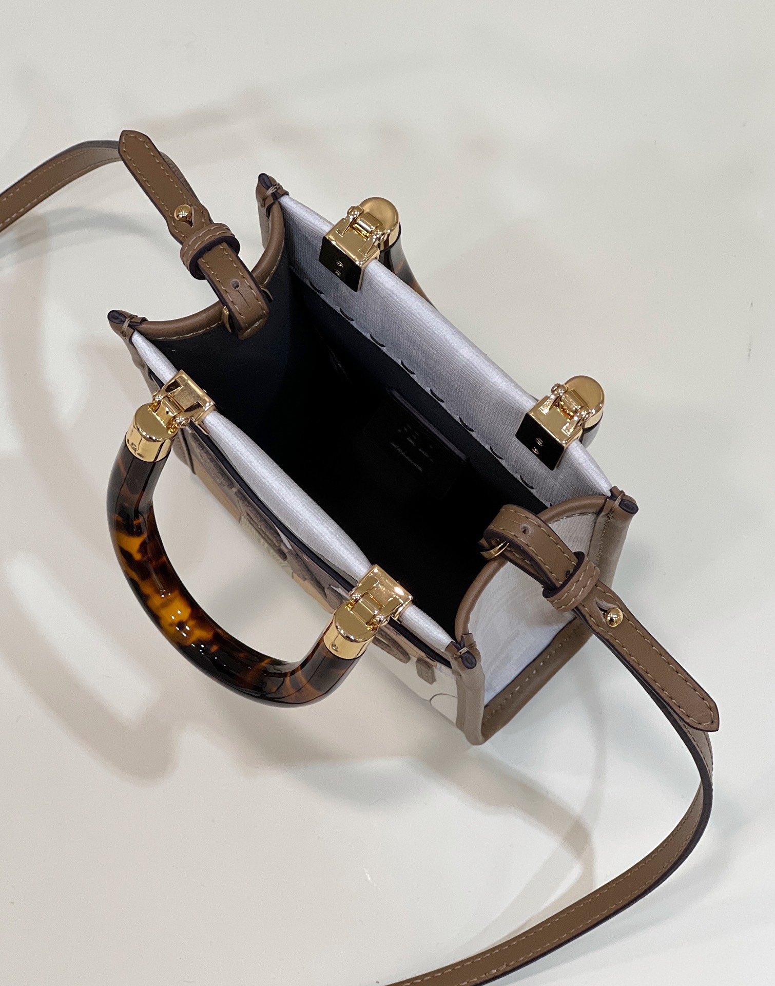 Fendi Sunshine Shopper 1 Bag - Image 5