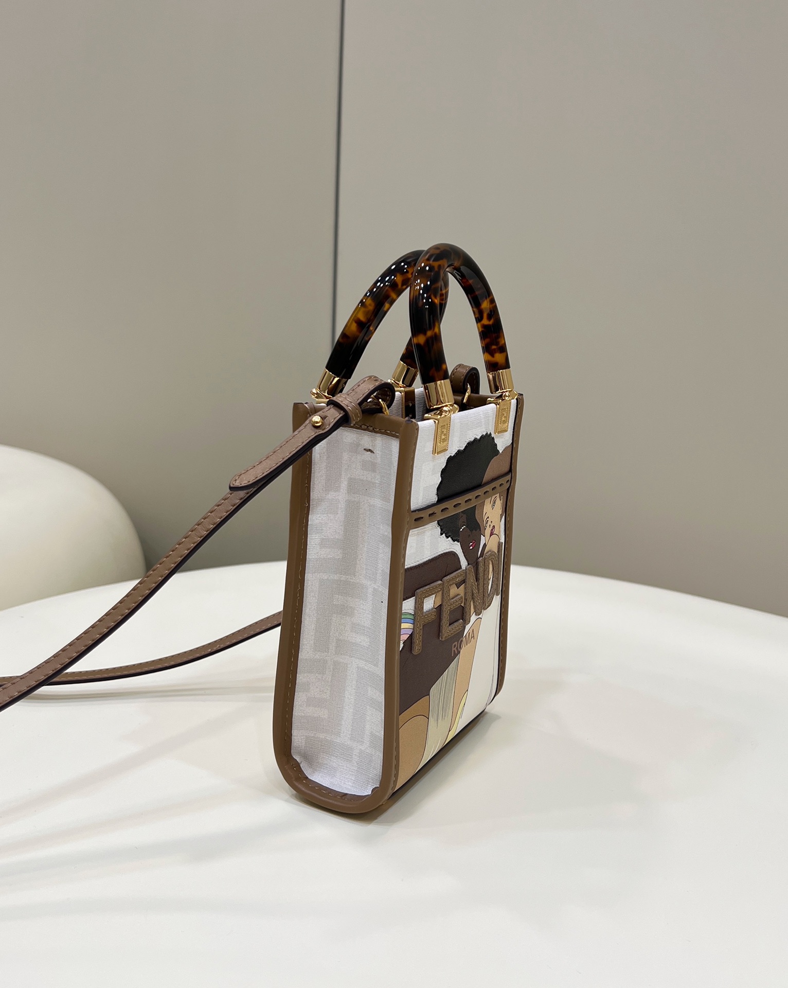 Fendi Sunshine Shopper 1 Bag - Image 7