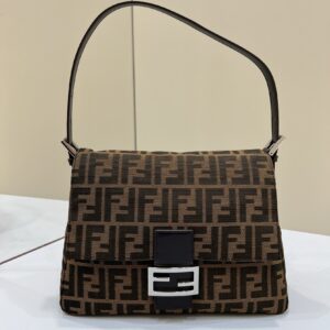 Fendi Iseeu Medium Bag